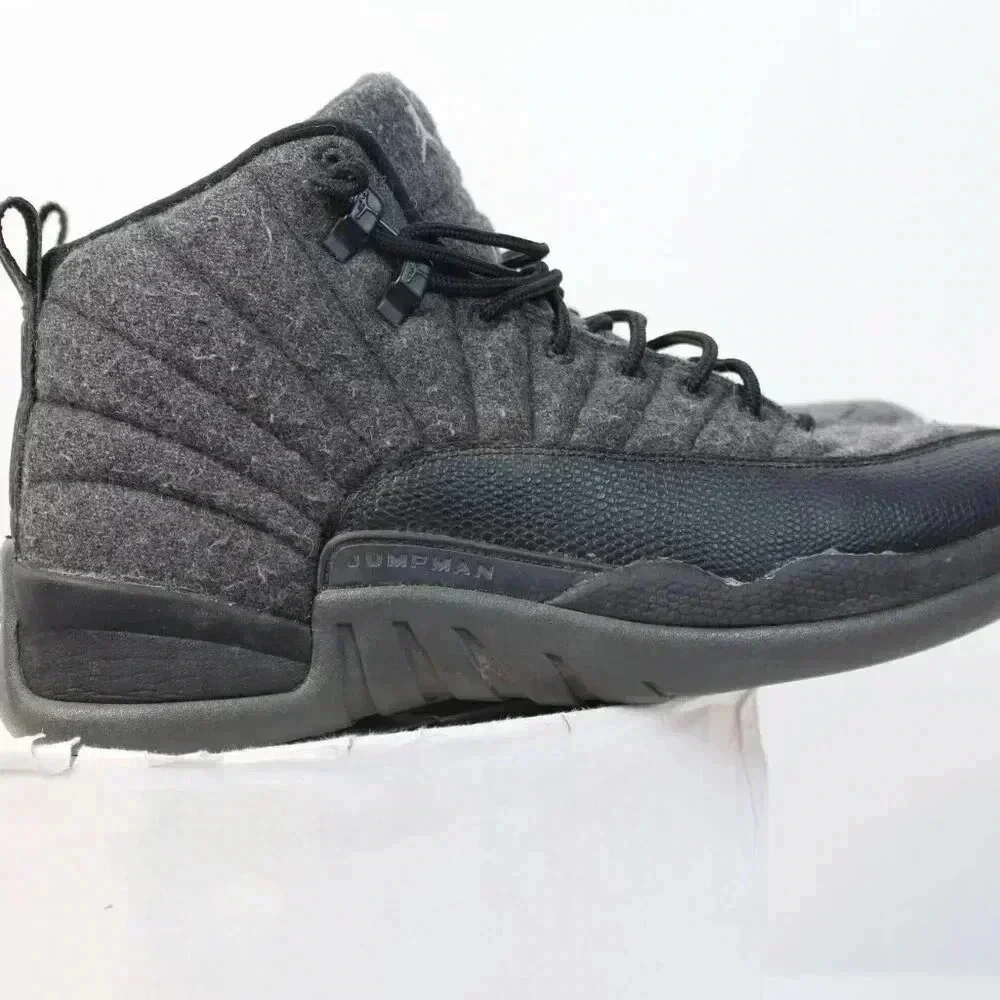 Jordan men gray
